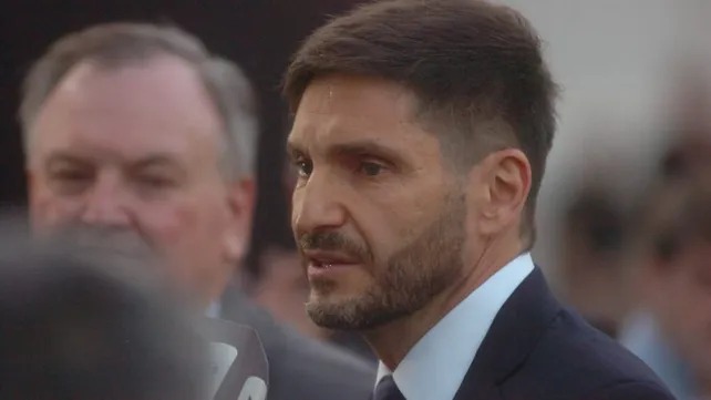 Pullaro despliega sus propias medidas contra la crisis económica y pone a Unidos a predicar