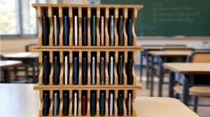del-aula-a-la-cajita-cómo-aplican-las-escuelas-la-regulación-de-los-celulares-y-qué-desafíos-enfrentan